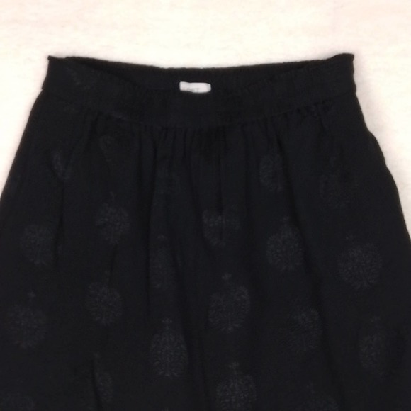 Loft Lined Mini Skirt Size Medium in Black‎ w/ Damask Style Print - Picture 2 of 11